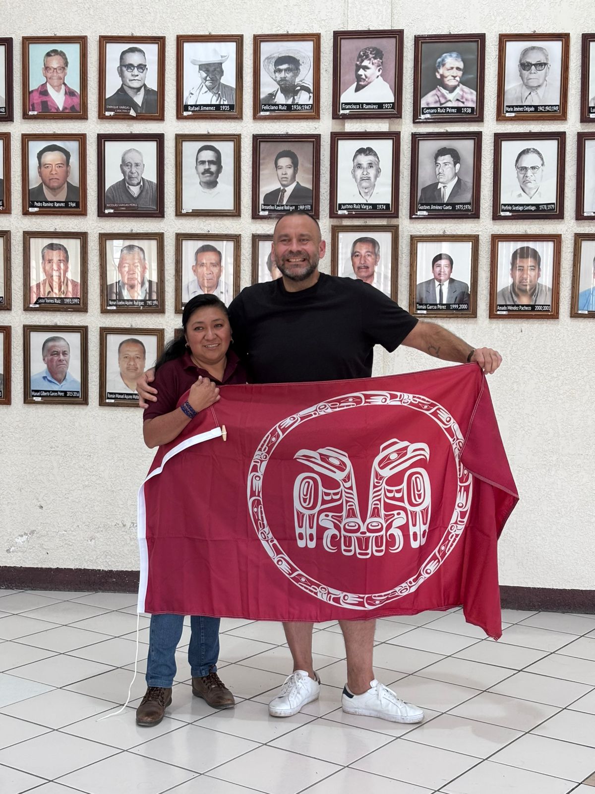 Alina Santiago y Tyler Bellis